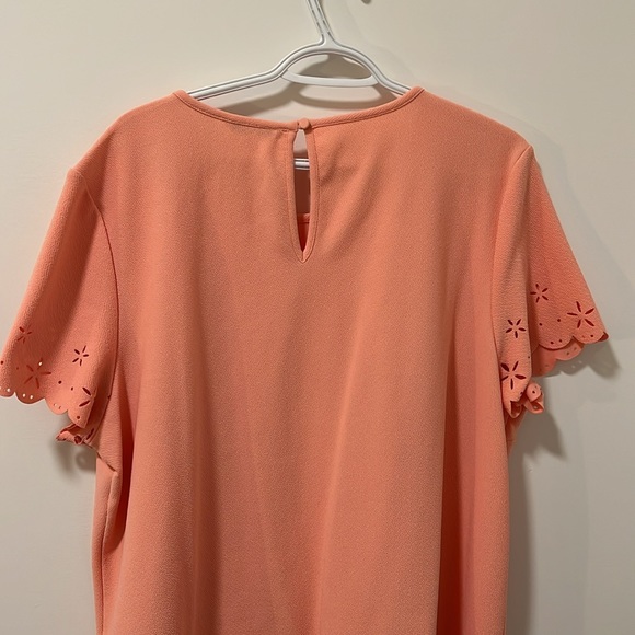 ALFRED SUNG | Peach Top Cut Flowers Hem - Picture 6 of 6